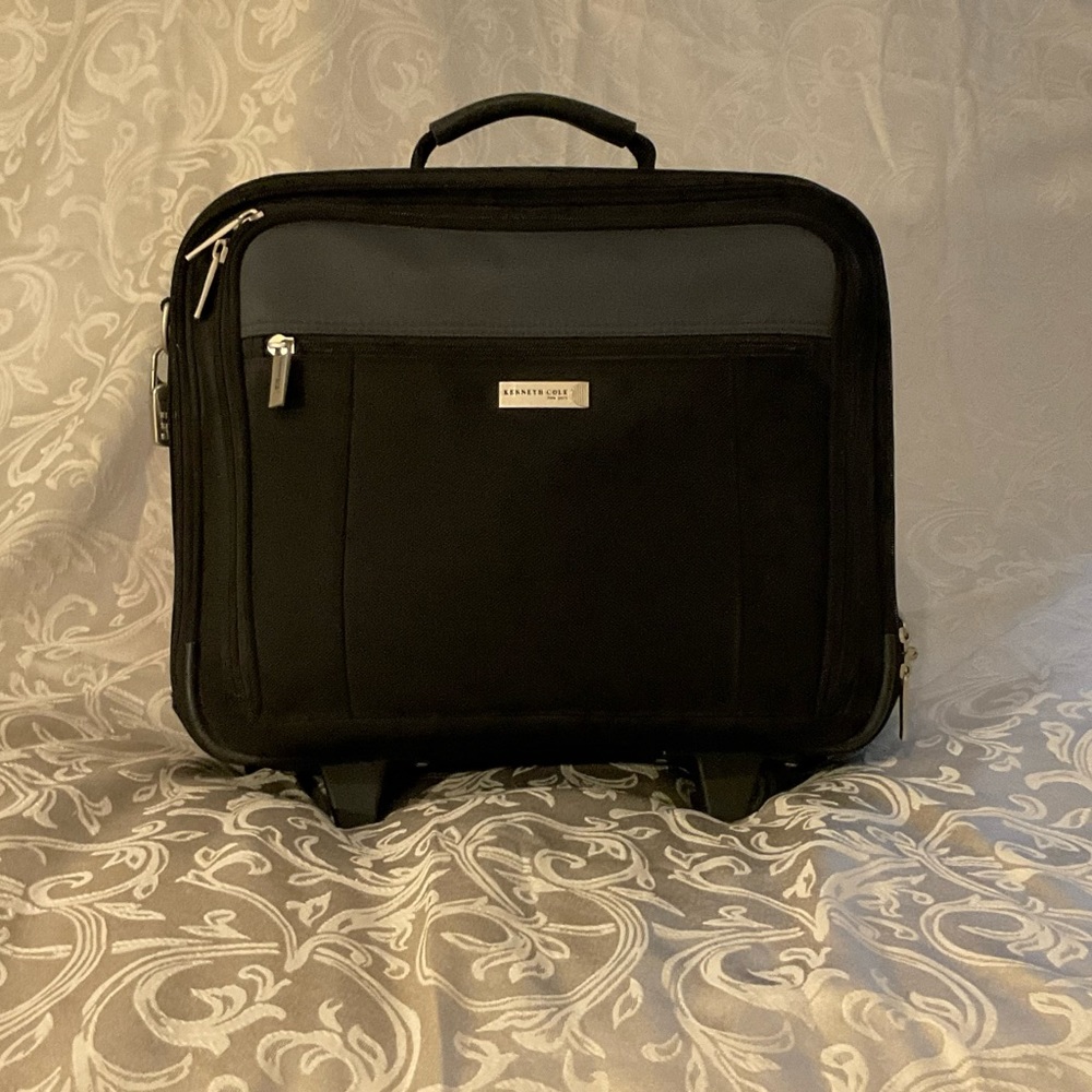 Kenneth Cole Rolling Computer Bag - image 2